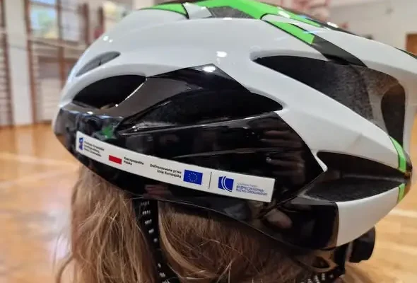 Darmowe kaski dla uczniów z Tomaszowa Lubelskiego w ramach akcji „Kask dla zwiększenia bezpieczeństwa młodego rowerzysty”