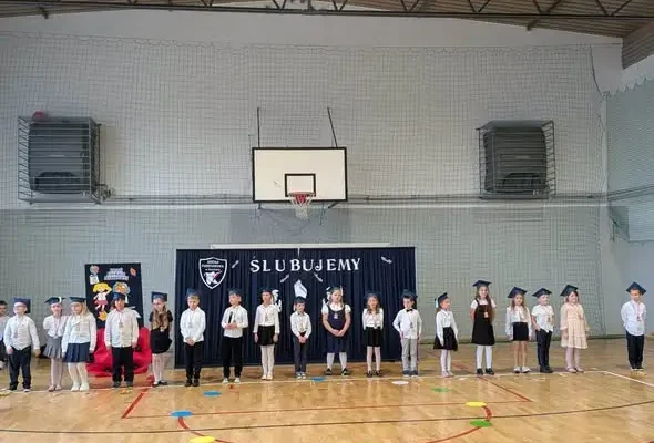 Dzień Edukacji Narodowej w szkole w Krynicach – ślubowanie pierwszaków