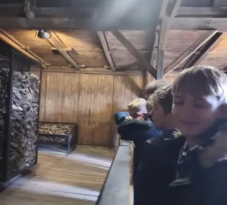 Wycieczka uczniów z Jarczowa do Lublina – historia, trampoliny i laserowy paintball