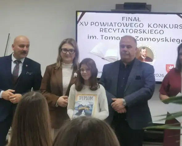 Uczniowie z Tomaszowa Lubelskiego triumfują w XV Powiatowym Konkursie Recytatorskim