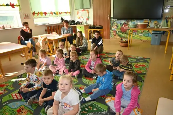 Październik z Cukierkiem w bibliotece w Majdanie Górnym – czytanie i gofry