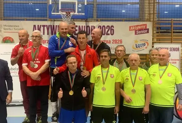 Seniorzy z powiatu tomaszowskiego na podium Halowych Igrzysk Województwa Lubelskiego